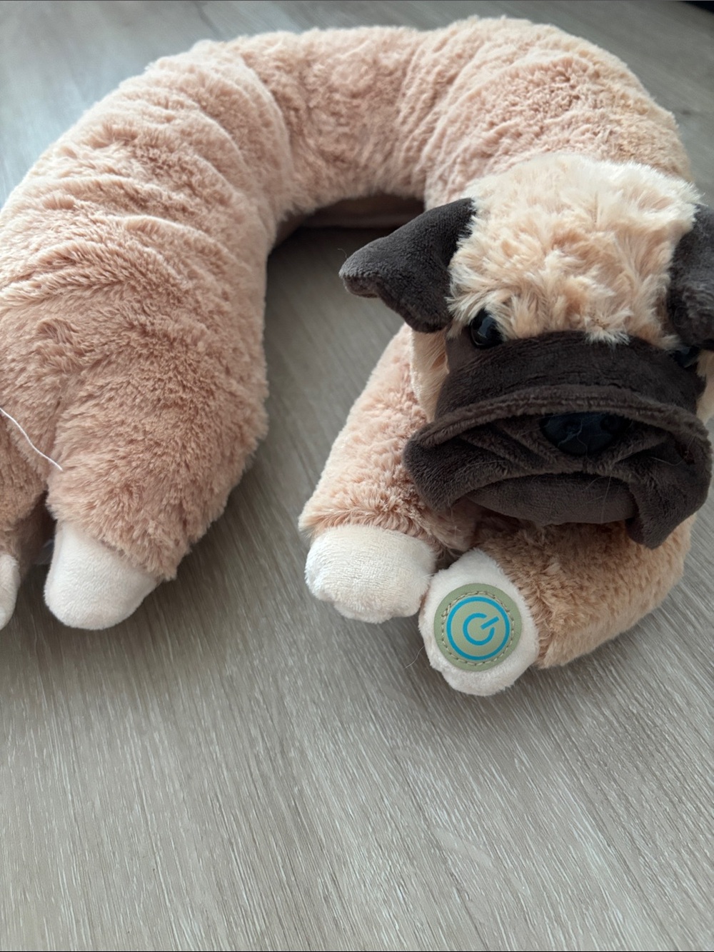 Plush Dog Neck Pillow with Soothing Vibration - Tan/Brown